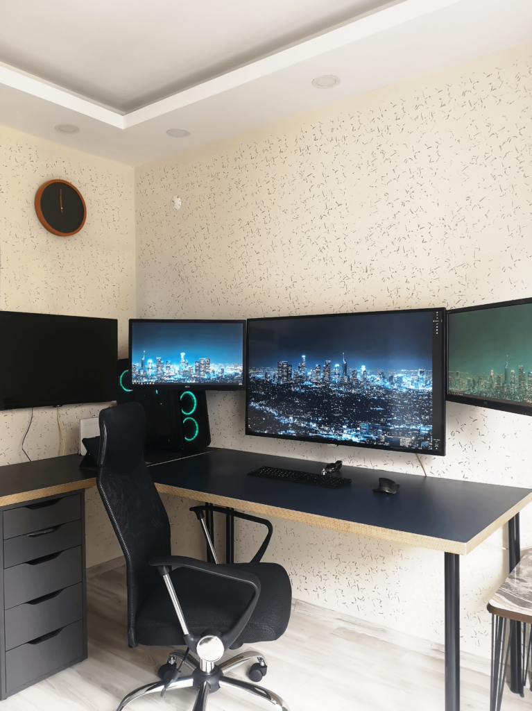 Needs ideas for my next work station . this is my current work station for last 3 years , since I am moving to other country will sell it and buy something new and bigger , but can not find next level ideas .