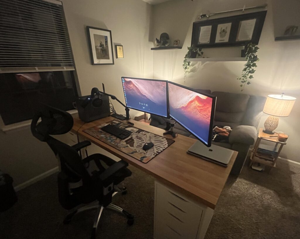 My Comfortable Battlestation