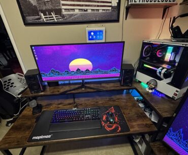 Dark or light table???