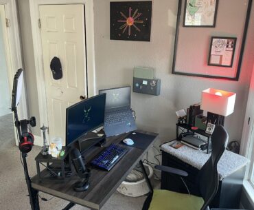Went from a 3 monitor gaming setup to this