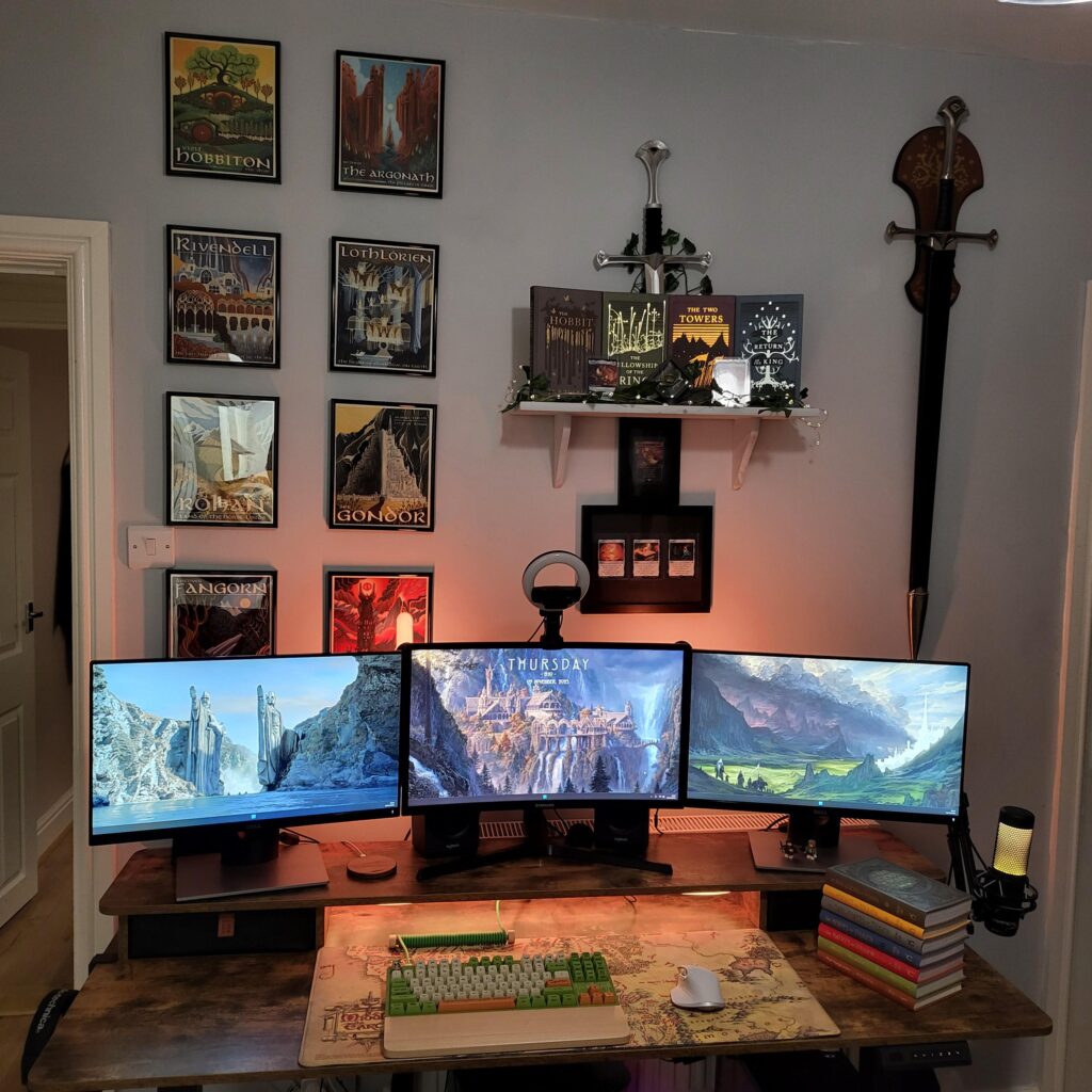 Finally managed to get my setup finished! Can you tell I like LotR?