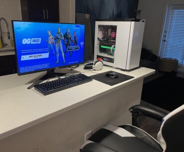 Girlfriend said I can’t rearrange the bedroom to fit a desk. Fine