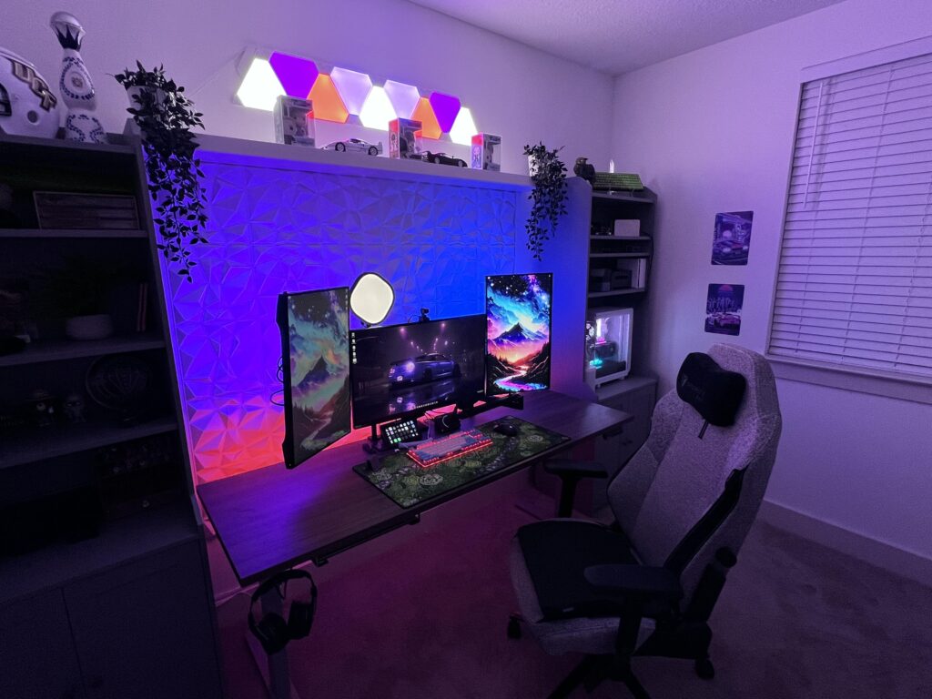 I moved into a new apartment and finally got my own office!