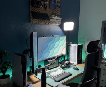 I had to add some colors, a new mouse pad and wallpaper can make a huge difference 🤔🤗