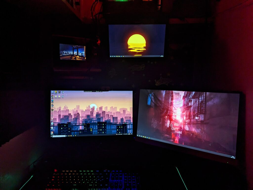 I turned my cupboard into a small office/gaming space