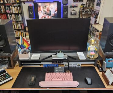 I completely rearranged my desk to fit this very long Grovemade shelf