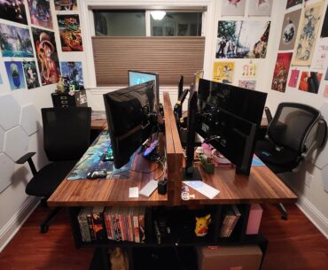 Compact couple's Gaming room.