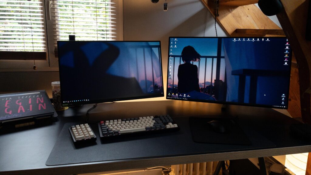 My main computer since almost 9 years. HP Z440 (2015)