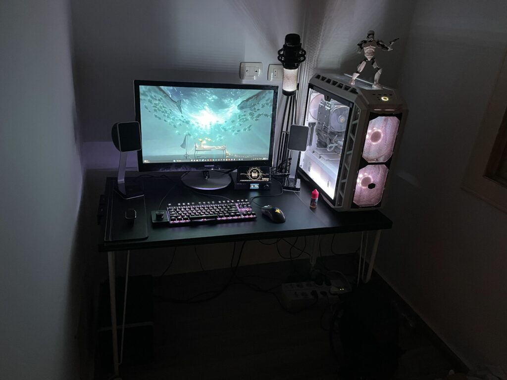 My room is too small !! still rocking my 10+ years monitor and speakers