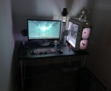 My room is too small !! still rocking my 10+ years monitor and speakers