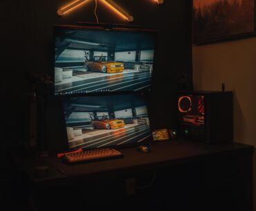Minimal Black setup with warm tones.