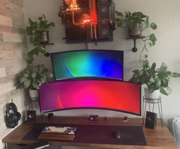 What wallpapers should I have, also looking for new mousepad any ideas?