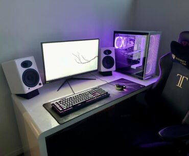 Black, white and pink is a clean combo