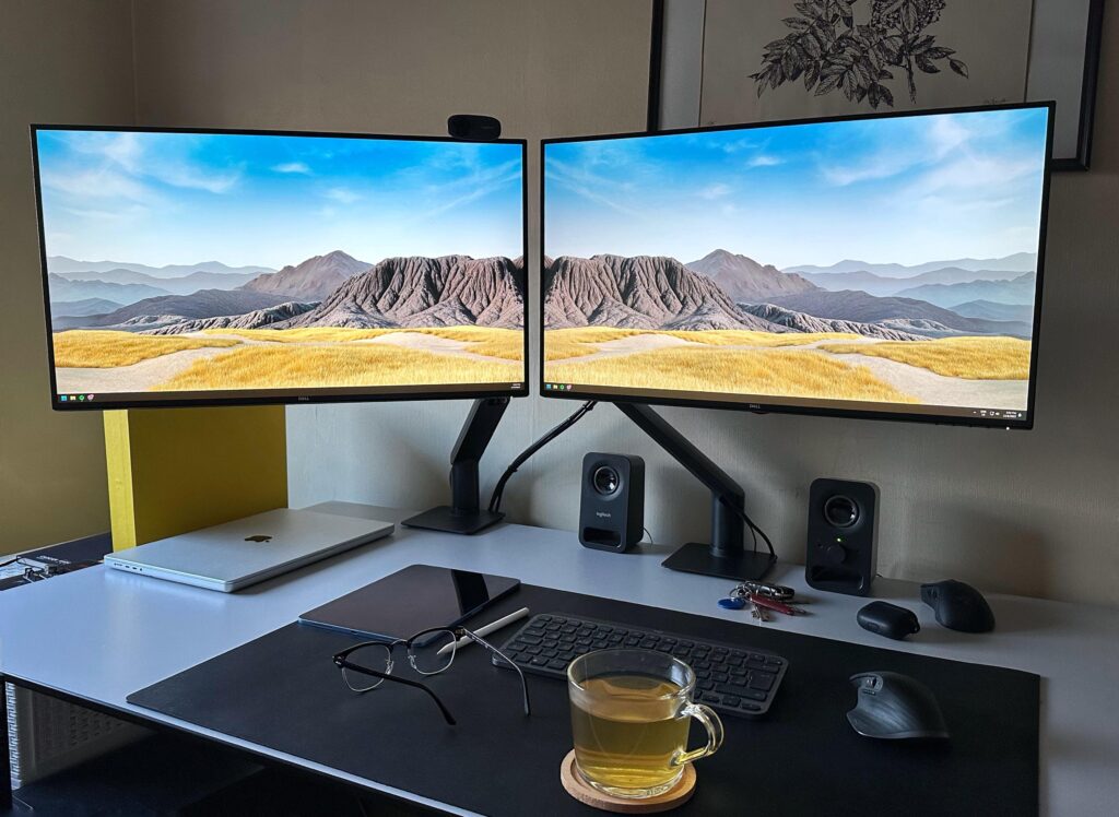 Work from home setup battlestation 🤖