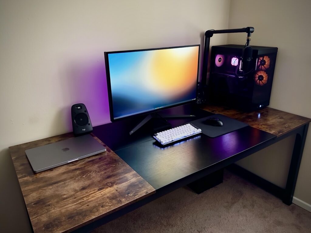 Recently moved into my first apartment and built the setup of my dreams.