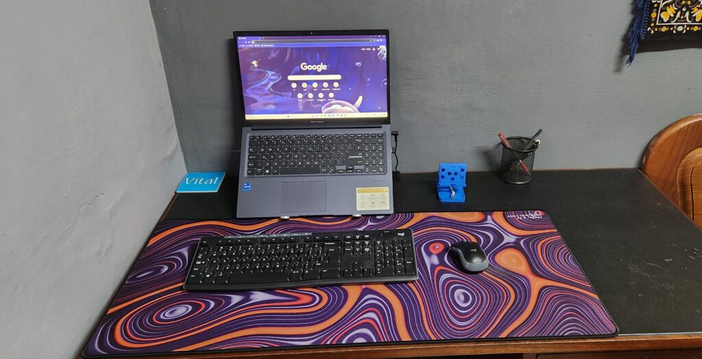 Update about the setup ,I've added a few things :a desk mat and mobile phone stand