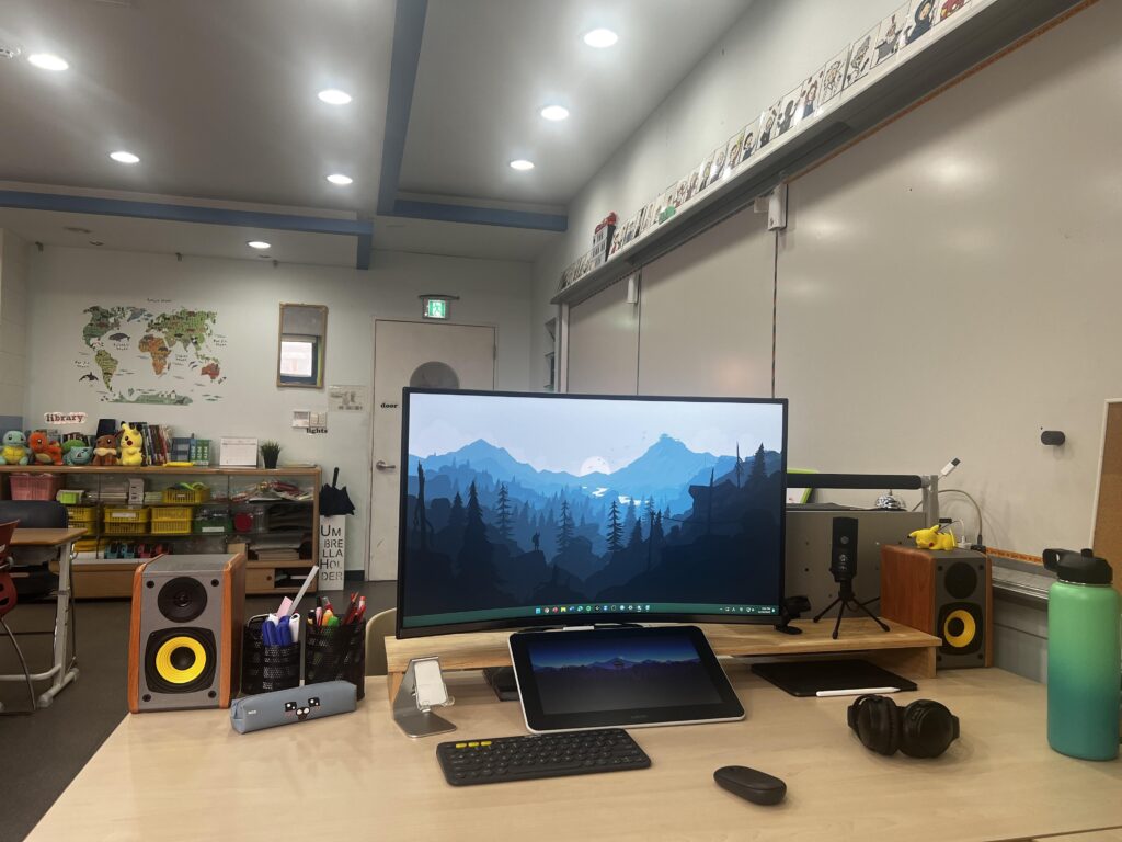 Teacher and illustrator living in Korea. Here’s my classroom setup!