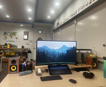 Teacher and illustrator living in Korea. Here’s my classroom setup!