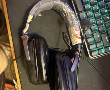 The headset of my flatmate. He’s a senior software developer that earns 2x the national average.