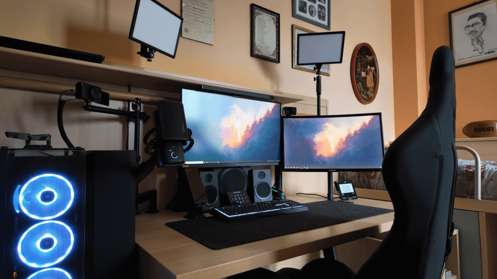 Getting the most out of a small space... My 2023 Battlestation.