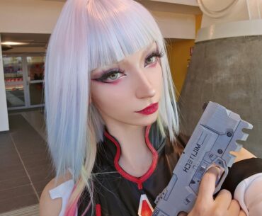 I went to a con last saturday and I cosplayed Lucy :)