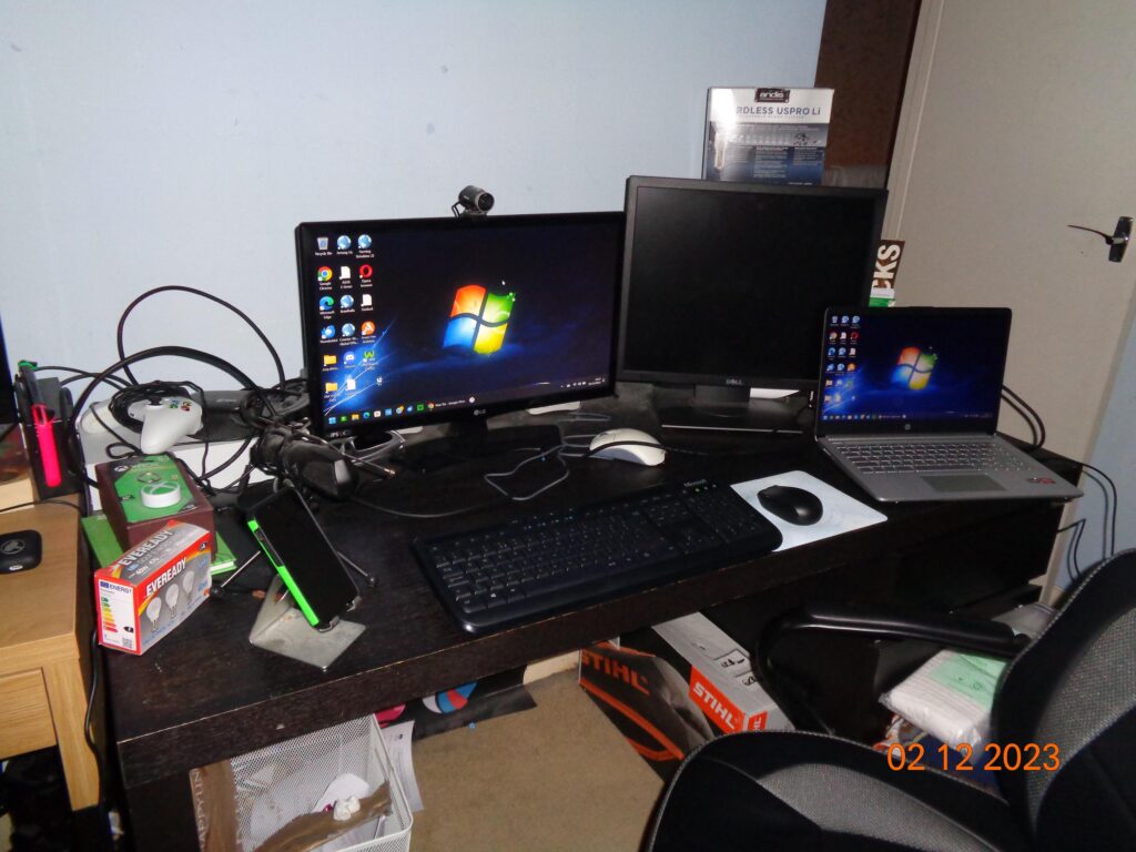 temporary laptop plug in display