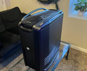 An estate sale told me they’d give this to me for $5 if I hauled it away. I’m not super tech savvy, so I’m not sure what exactly I’m looking at in terms of overall build. Any insight (or advice on how to get it working lol) is appreciated!