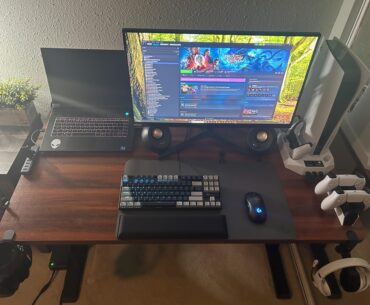 My rig: Alienware RTX 4070 laptop hooked up to an LG Ultragear monitor. The PS5 is there to not feel left out.