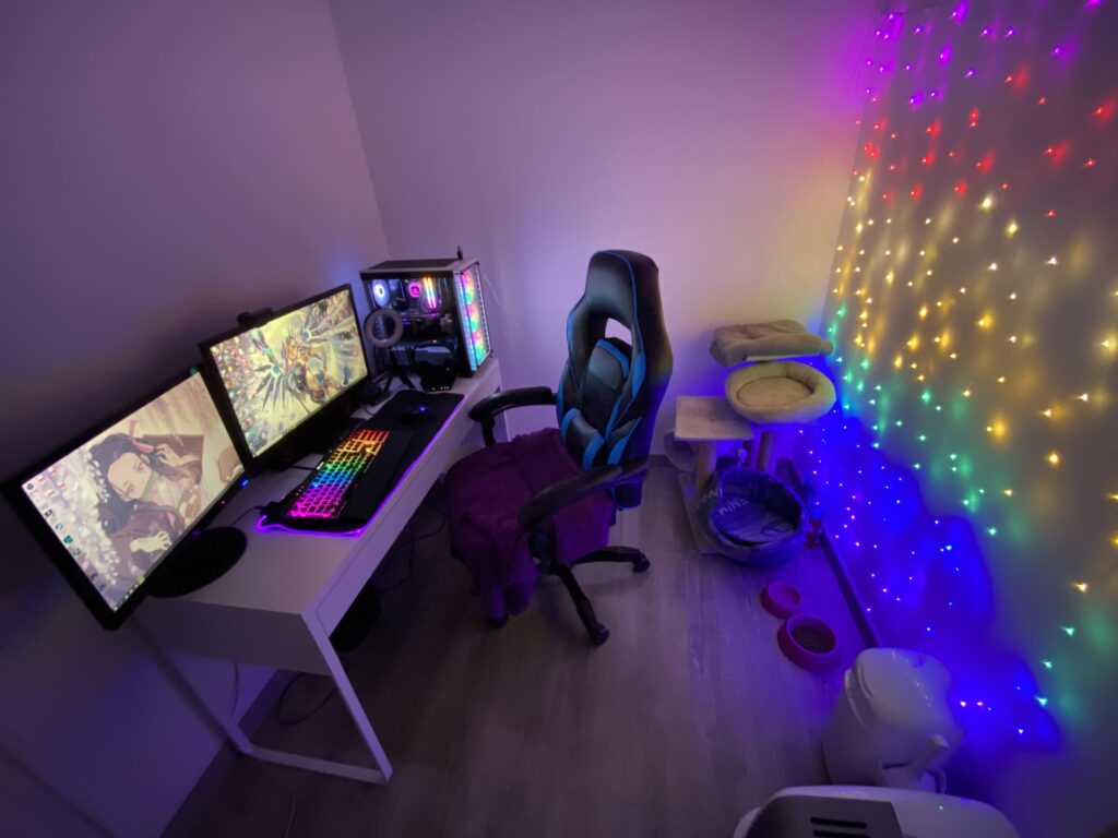 my first ever battlestation :3 - i know it needs work but this is where it begins, right?