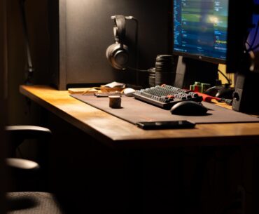 Haven't been able to get out to play around with my new lens yet, so I decided to test it out by taking a shot of my battlestation