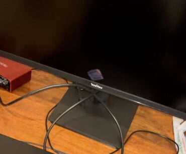 Strange purple reflective squares on new gaming monitor