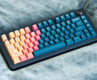 [GIVEAWAY] Giving away a Paragon keyboard, 4x JTK Sora keycap sets and 10x deskmats!