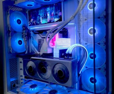 Phanteks NV7 White Build with Screen inside