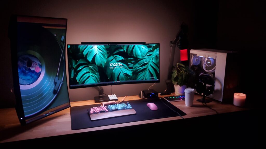 Got inspired by everyone, so I finally decided to clean up and share my setup