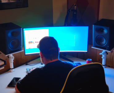 Buddy finally upgraded monitor + studio monitors