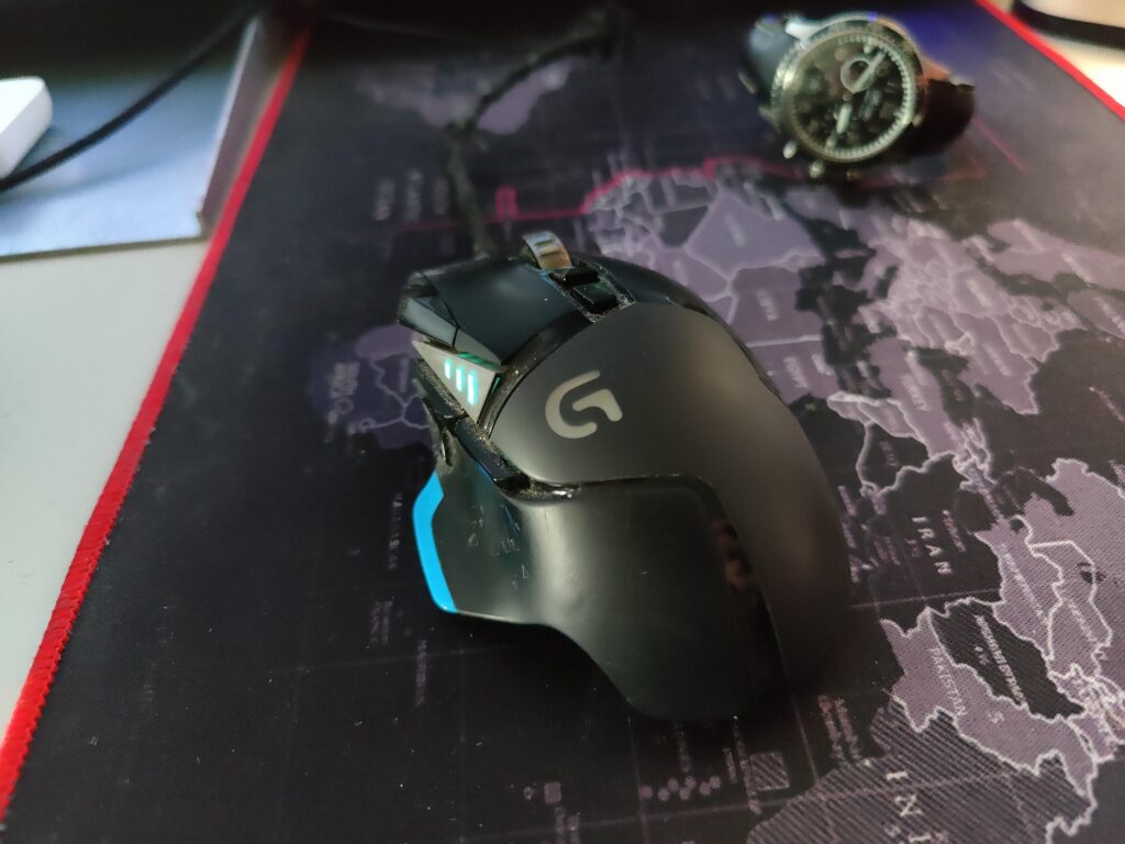 Anyone else still rocking original G502 from 2014? Anyone else still rocking original G502 from 2014?