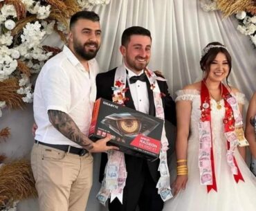 For the love of God, normalize gifting graphic card on weddings