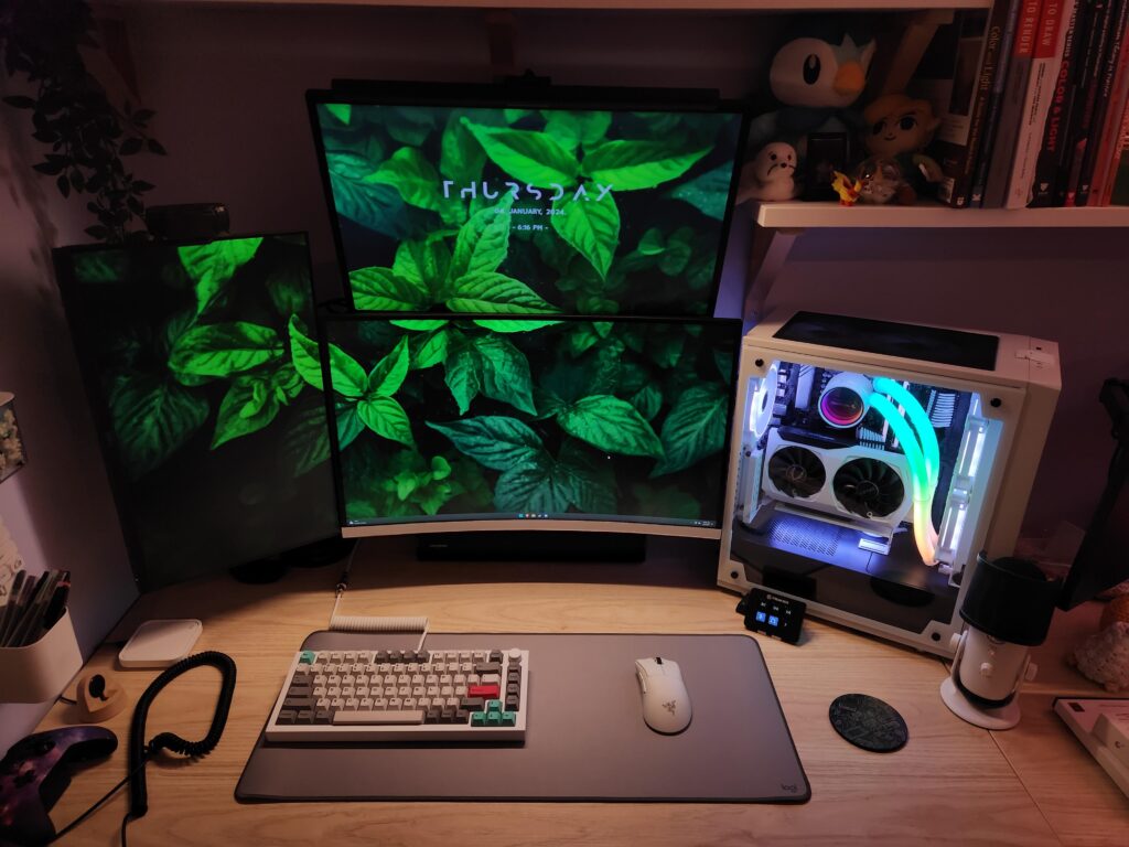 Current setup, just got the monitor bar and I'm loving it