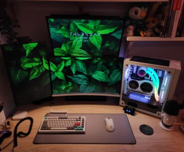 Current setup, just got the monitor bar and I'm loving it