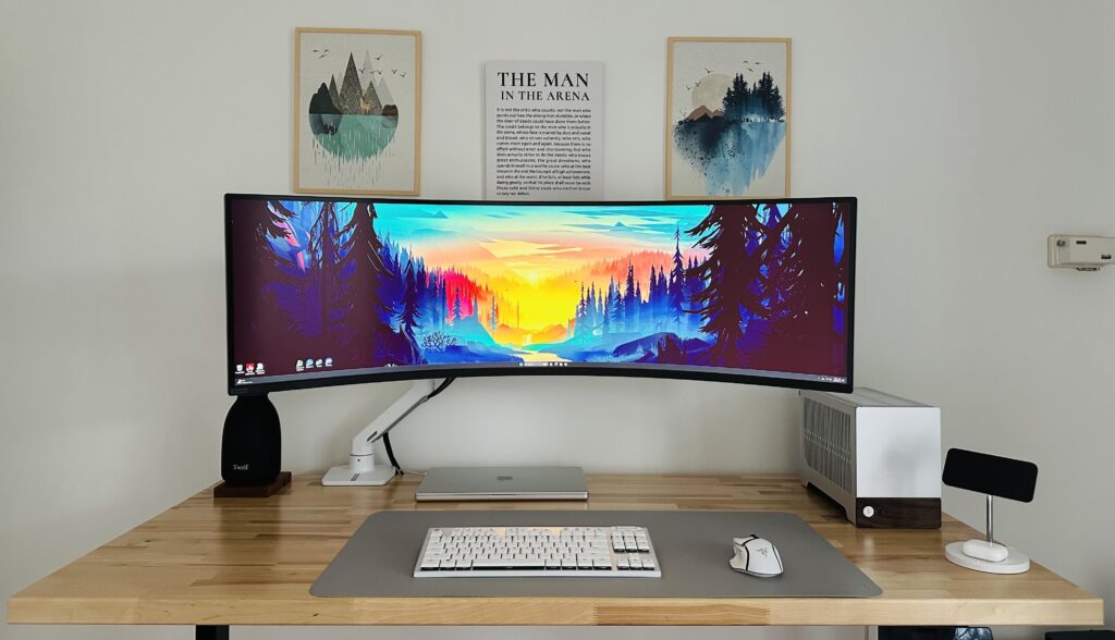 Minimalist productivity and gaming.