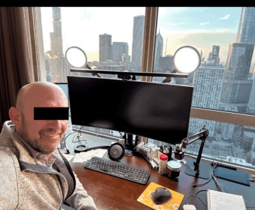 Can you help me identify what that black bar thing is between the monitor/camera and the lights?