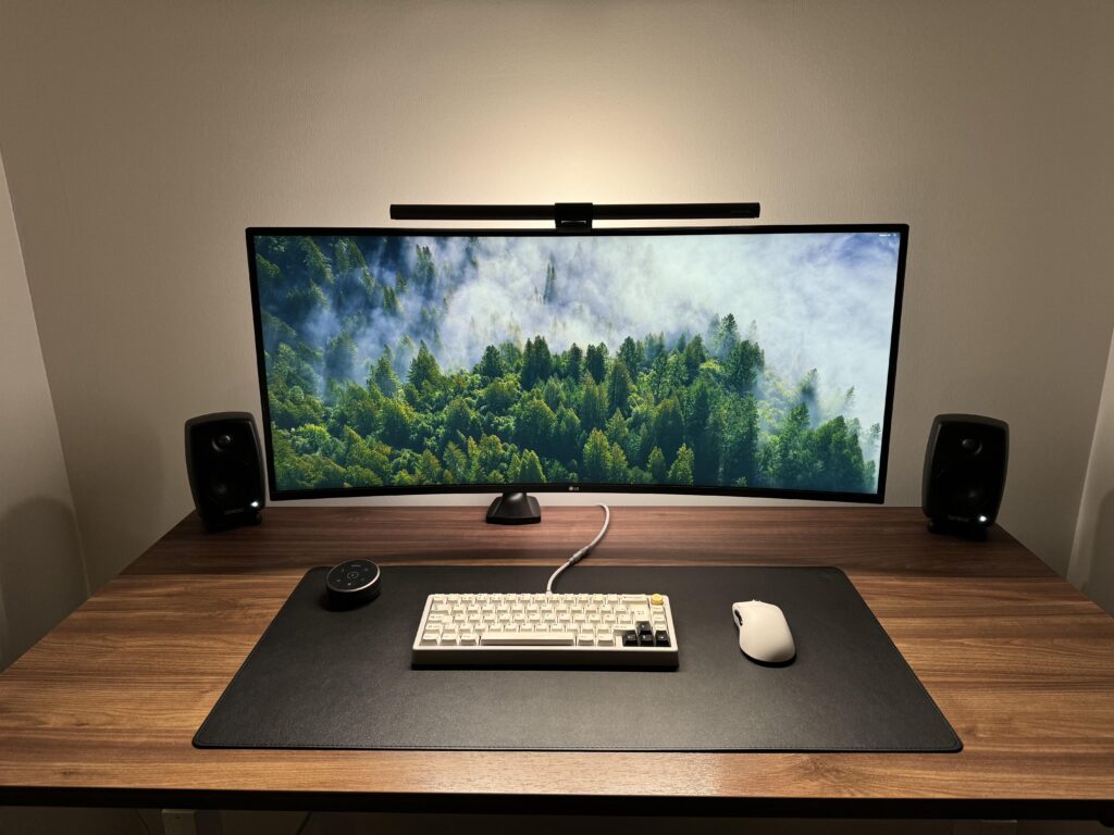 Minimalistic working setup.