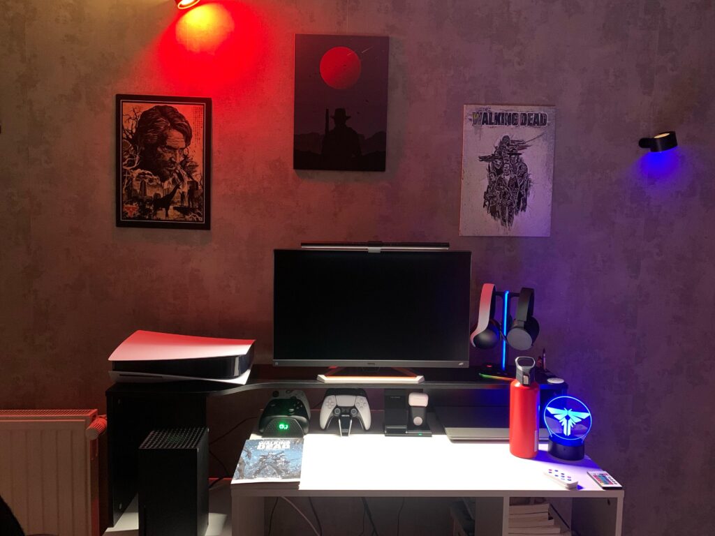Here is my finished battlestation!