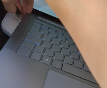Track pad tracks horrendously only when plugged in