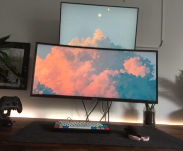 Happy new year! Pretend the monitor cables aren’t visible…