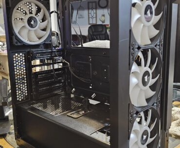 Is anyone able to identify this PC case?