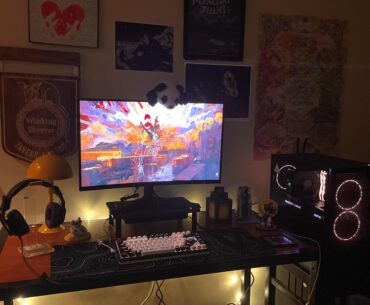 trying to make an appealing looking battlestation out of this ugly student living furniture- how have i done?