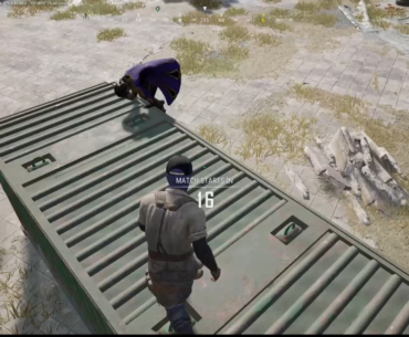 How do you change clothes while in the game?