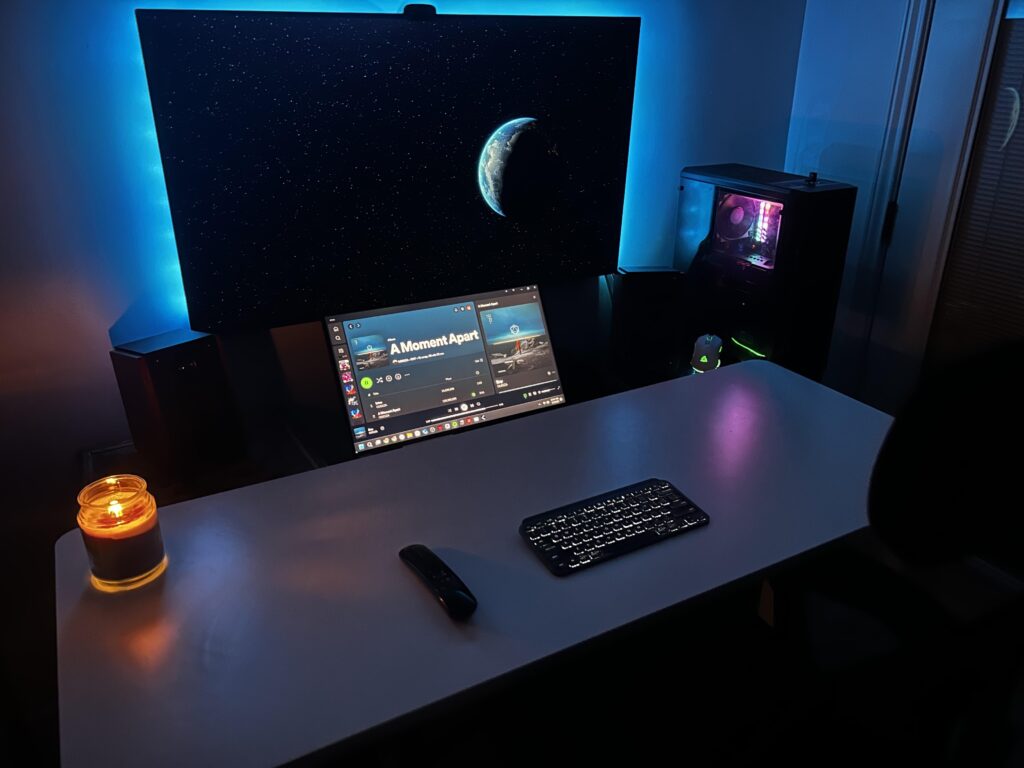 Finally at a place of peace with my WFH + Gaming setup