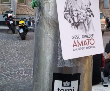 Jesus would have loved androids too - poster appeared in Italy. Tought it would be interesting here.